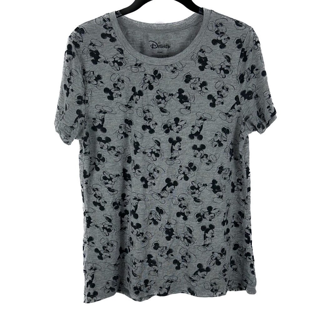Disney Shirt Mickey & Minnie Kissing Graphic Short Sleeve Pullover Crewneck Top